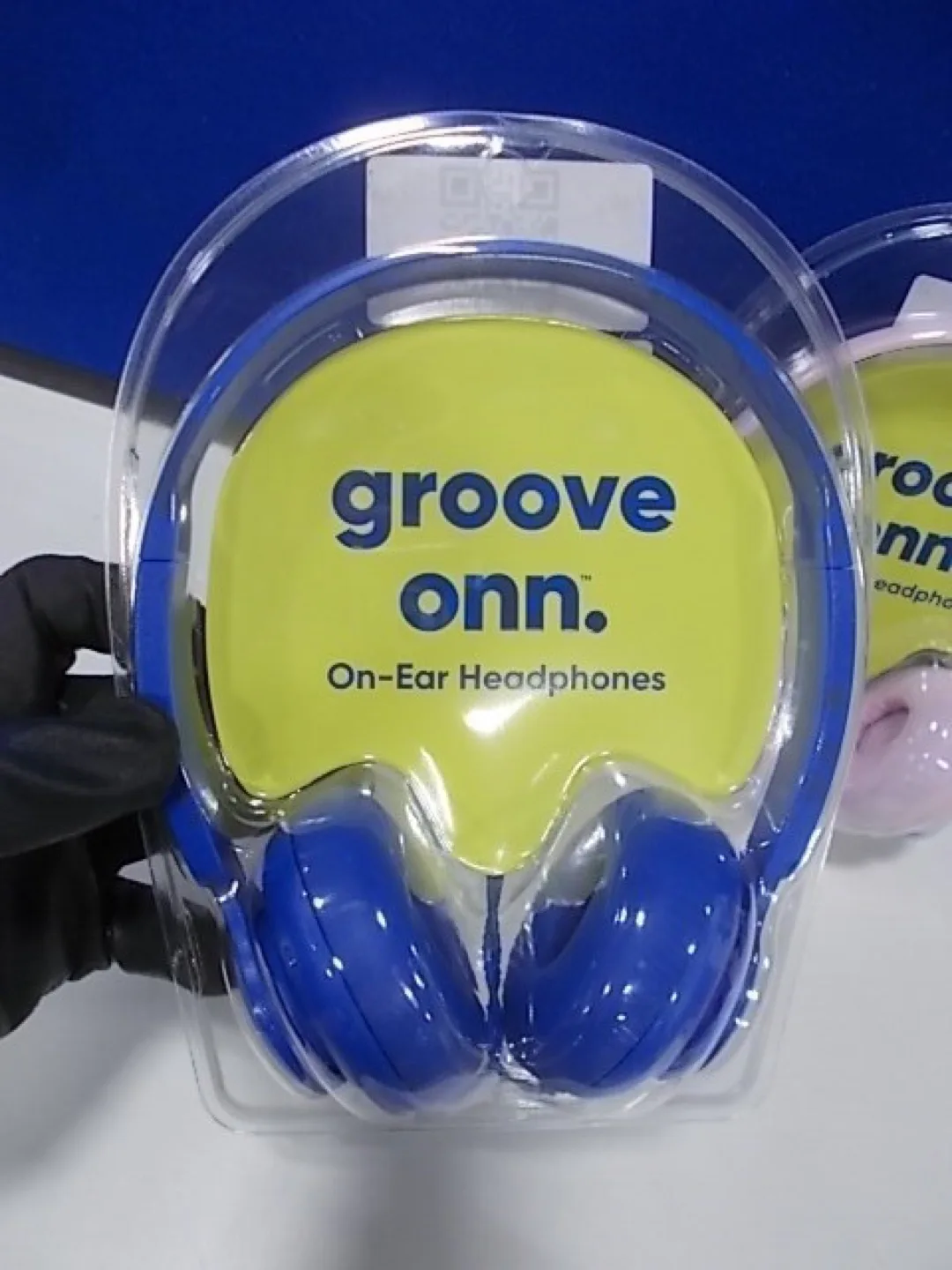 35 Onn. On-Ear Headphones - Pink & Blue (Case of 35 pieces) image indicator(2)