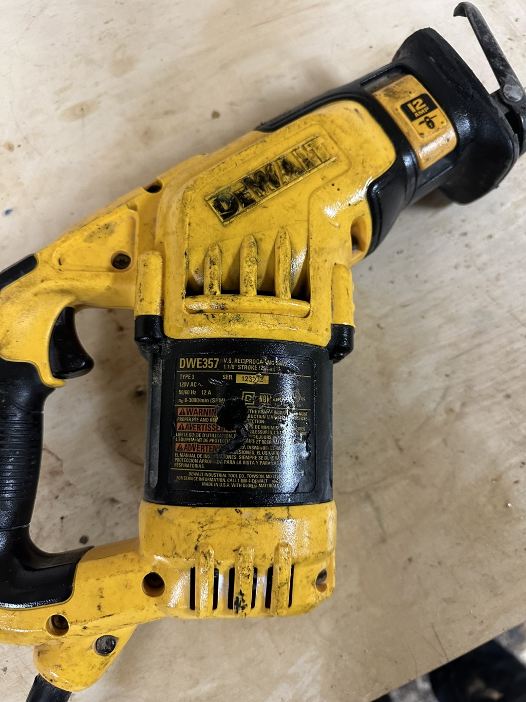 DEWALT DWE357 Reciprocating Saw