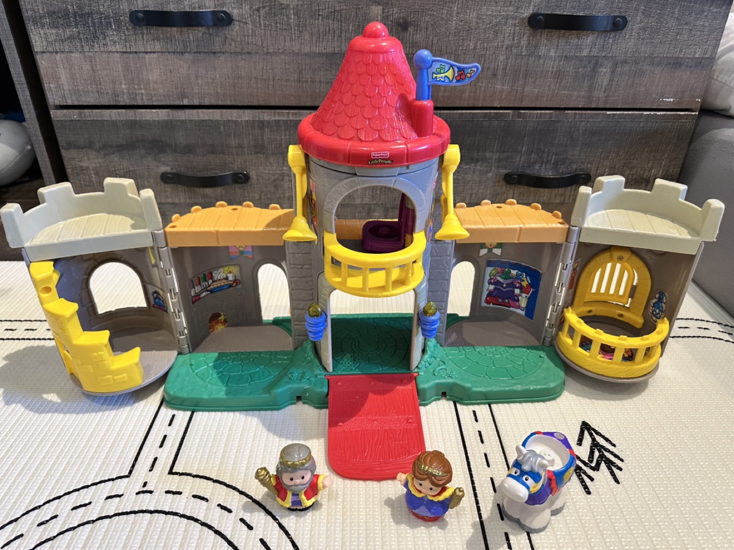 Fisher-Price Little People Royal Castle Playset - photo 2