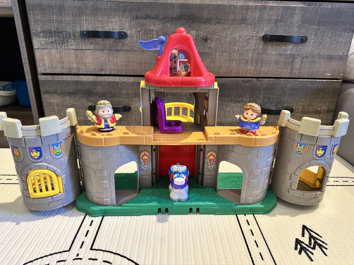 Fisher-Price Little People Royal Castle Playset - photo 5