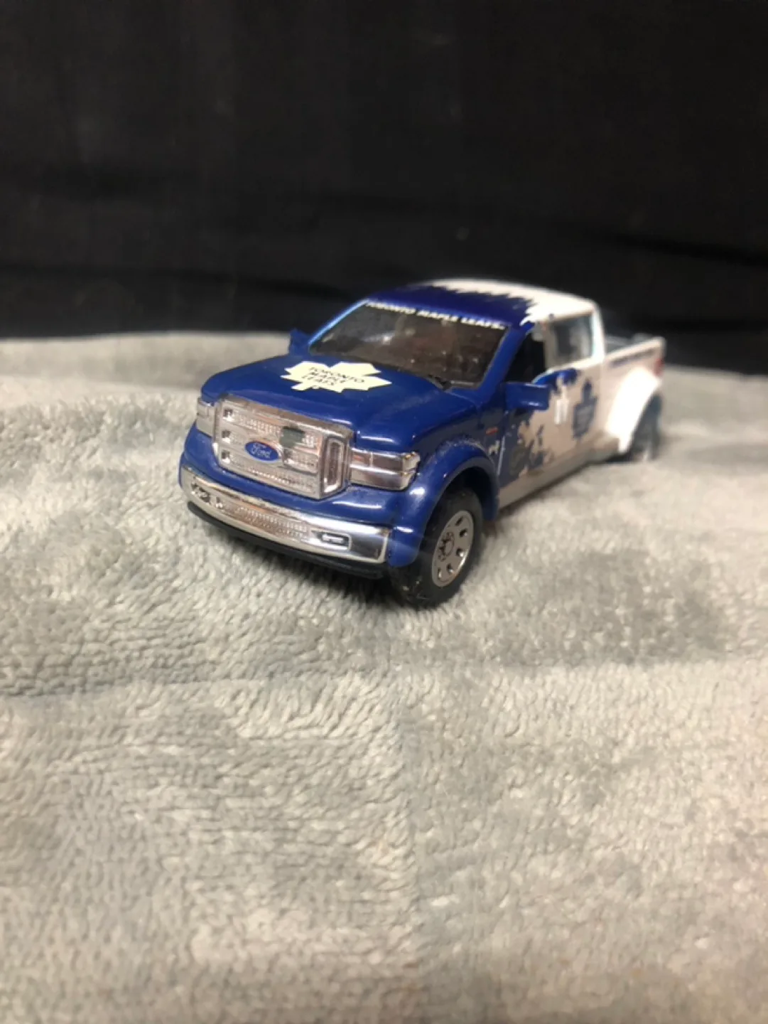 Toronto Maple Leafs Gift Bundle image indicator(7)