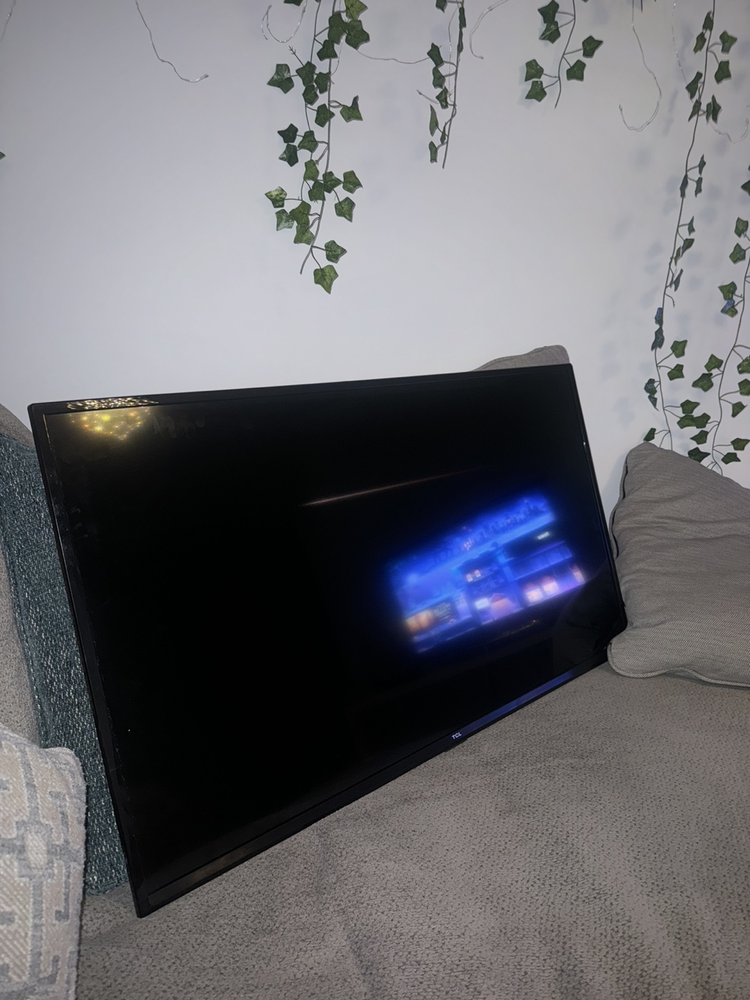 TCL 40 inch roku Smart TV - photo 2