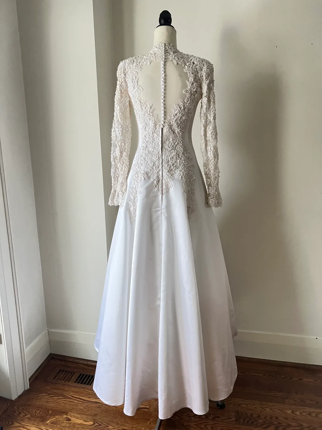 Elegant A-Line Wedding Gown image indicator(2)