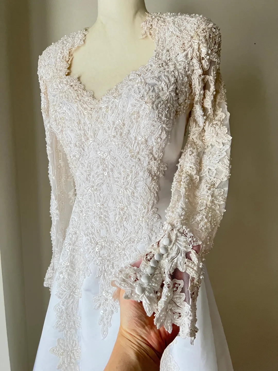 Elegant A-Line Wedding Gown image indicator(5)