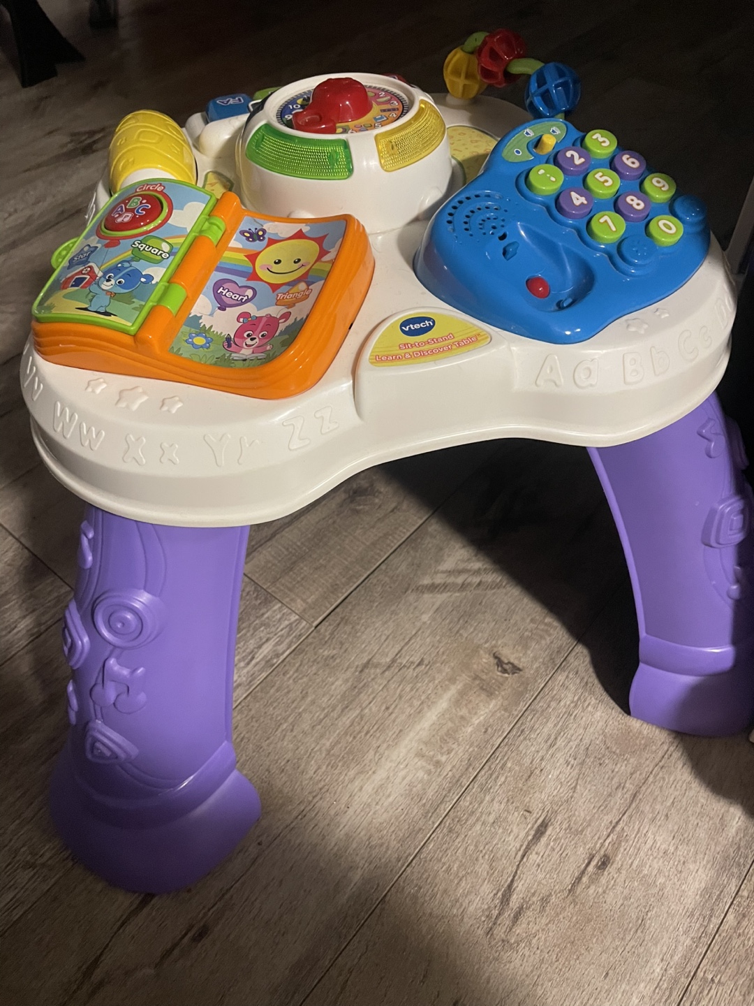 VTech Sit-to-Stand Learn & Discover Table