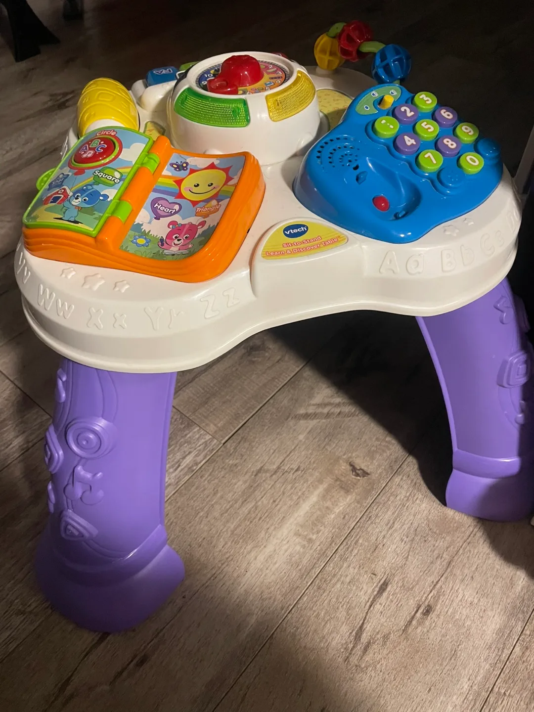 VTech Sit-to-Stand Learn & Discover Table thumbnail