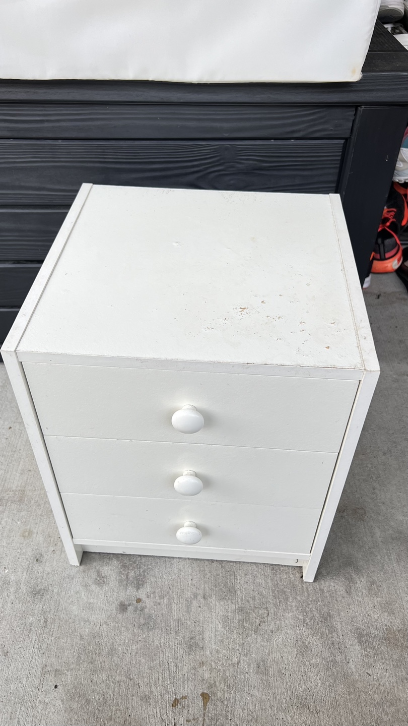 White Three-Drawer Nightstand - photo 2