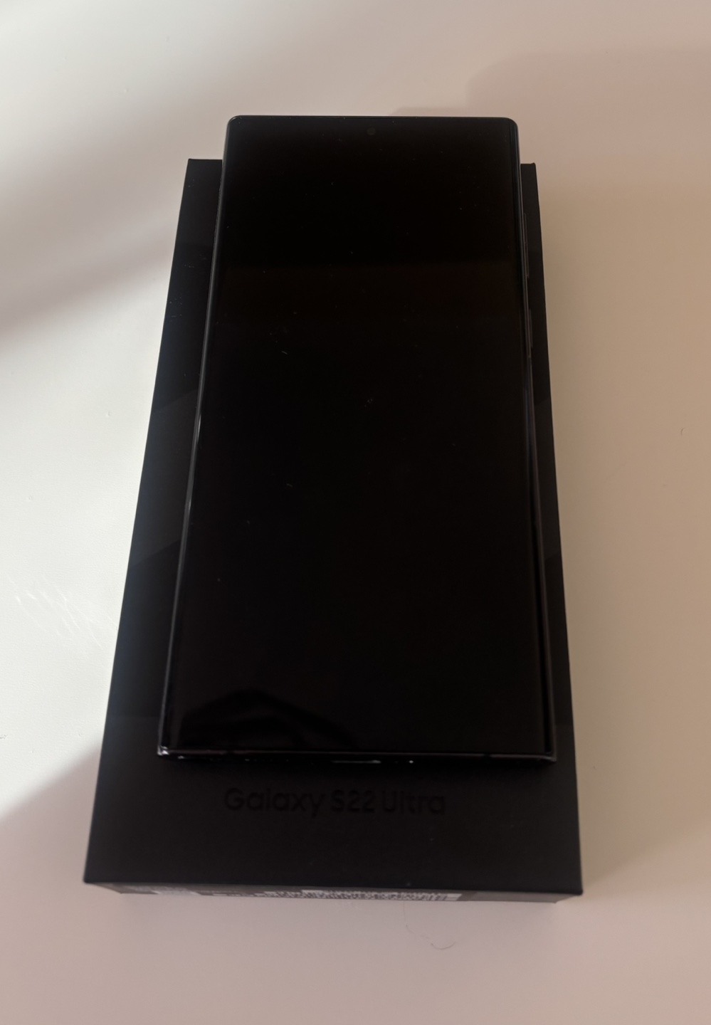 Samsung Galaxy S22 Ultra - 128 with original Boxed - photo 4