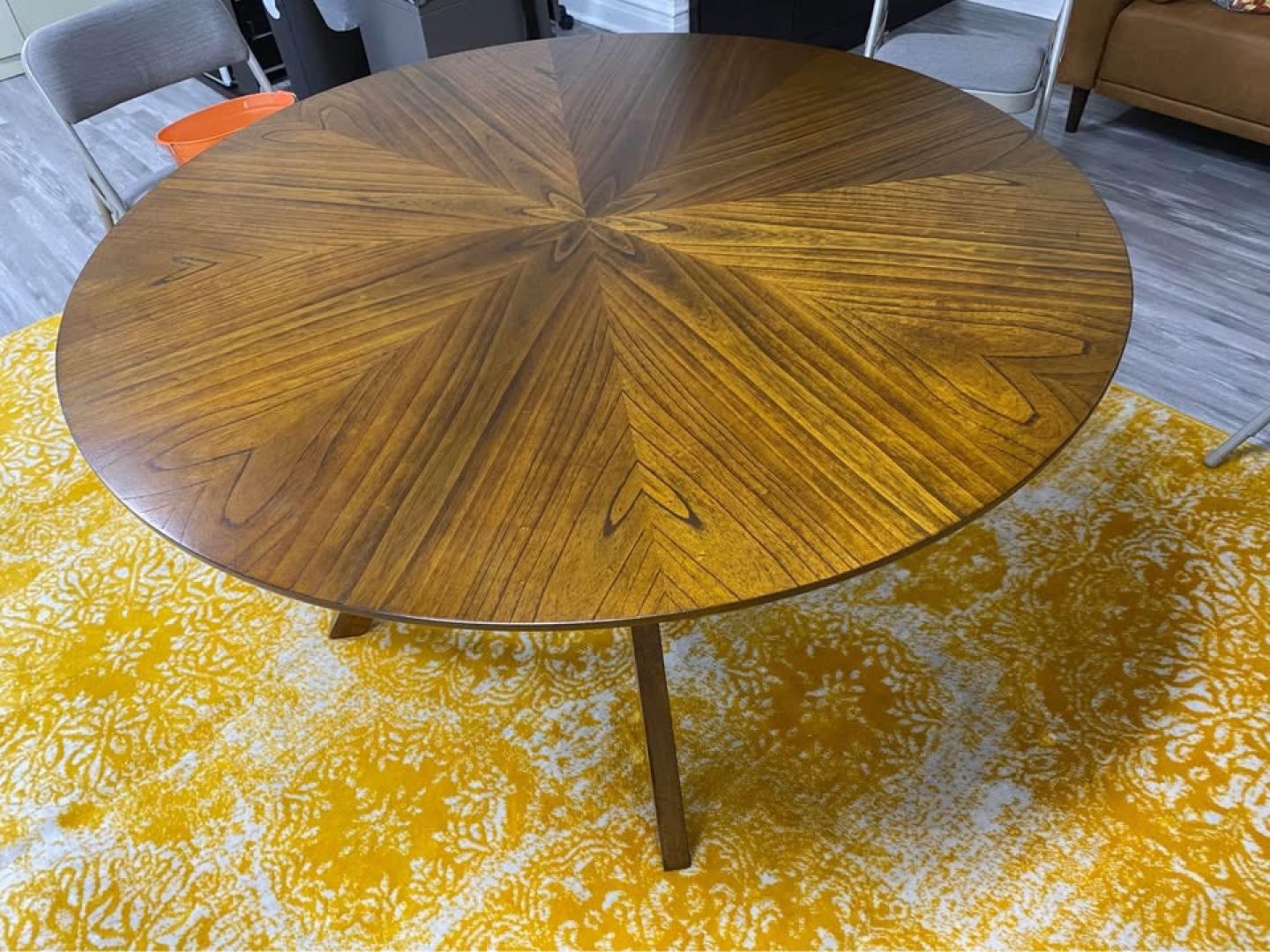 Round Dining Table - Seats 6