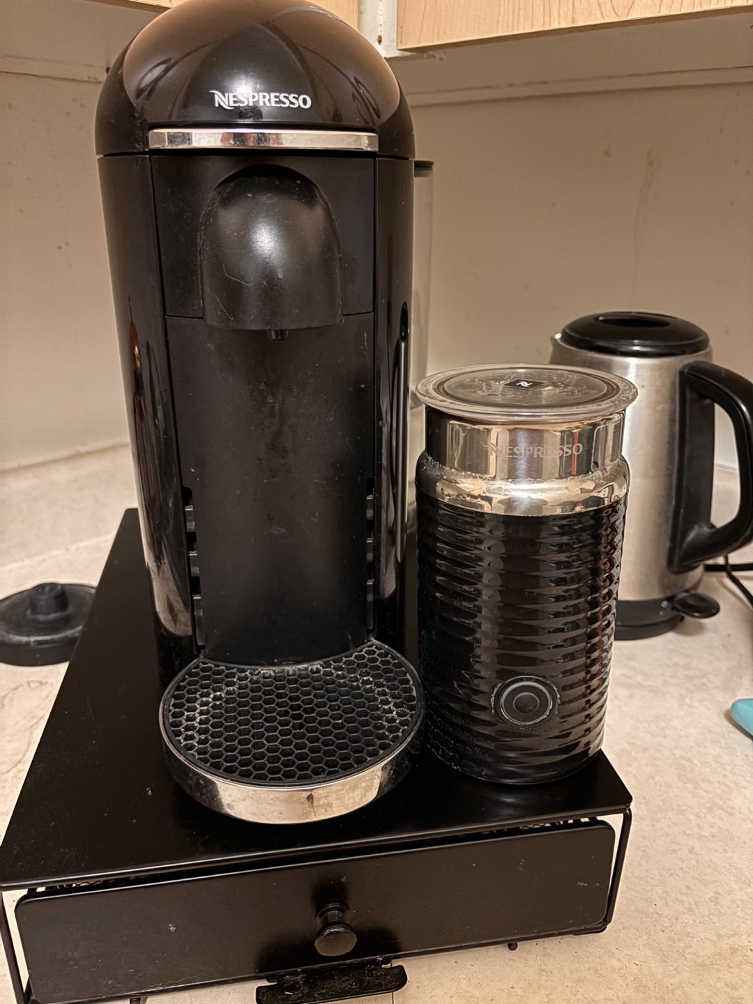 *IMMEDIATE PICK UP* Nespresso Coffee Machine with Aeroccino