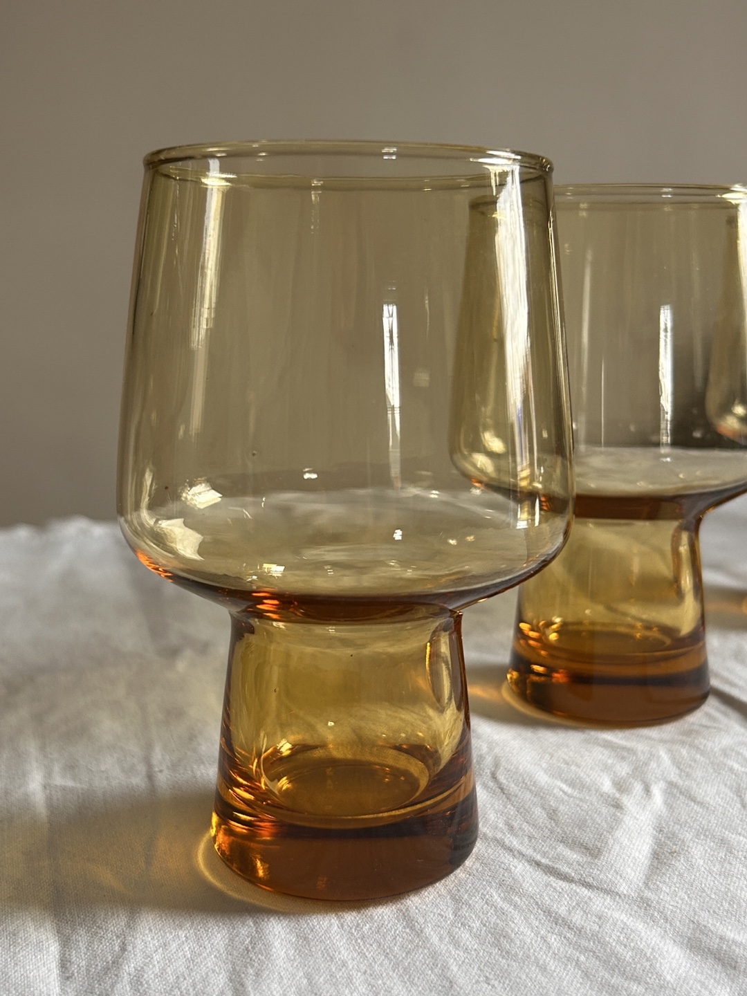 Set of Three Amber Tumblers - photo 4