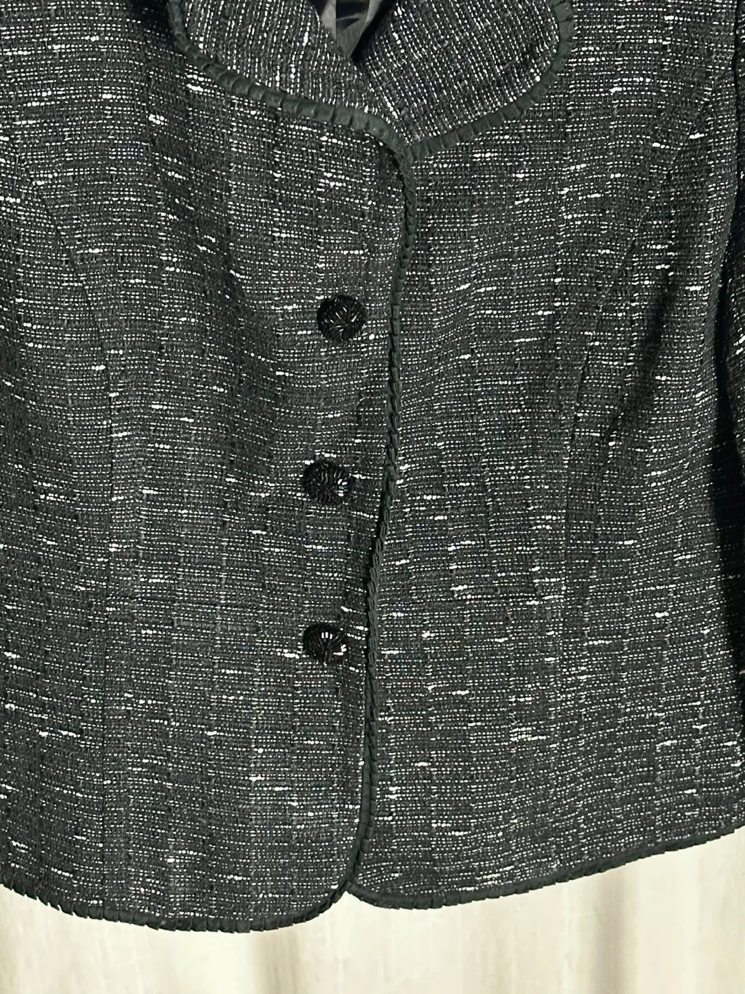 Ann Taylor Petite Black & White Tweed Jacket Size 2P image indicator(3)