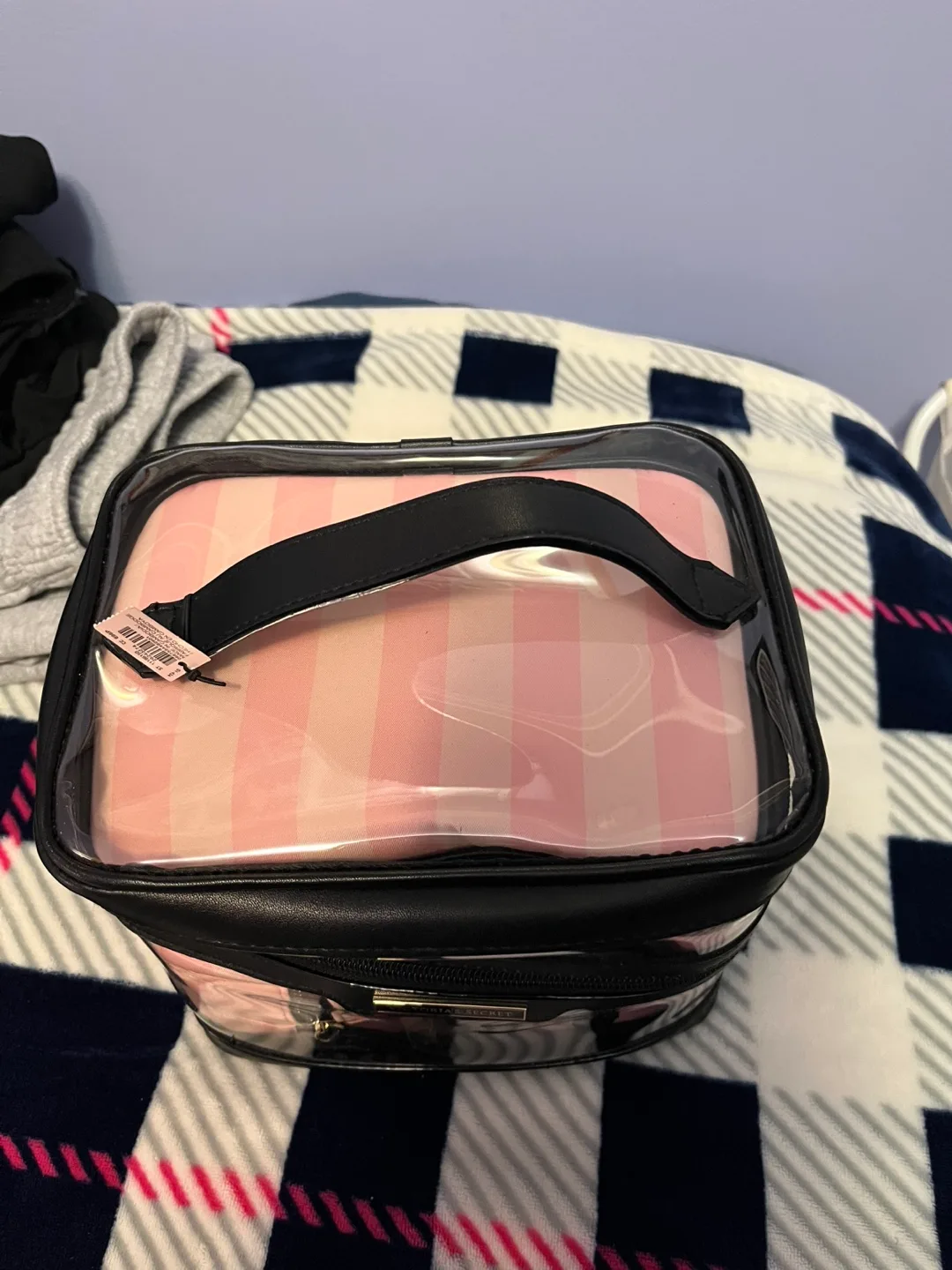 Victoria’s Secret travel bags image indicator(2)