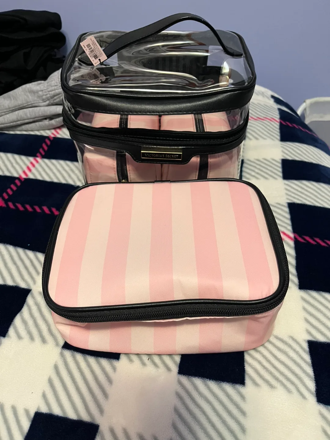 Victoria’s Secret travel bags image indicator(4)