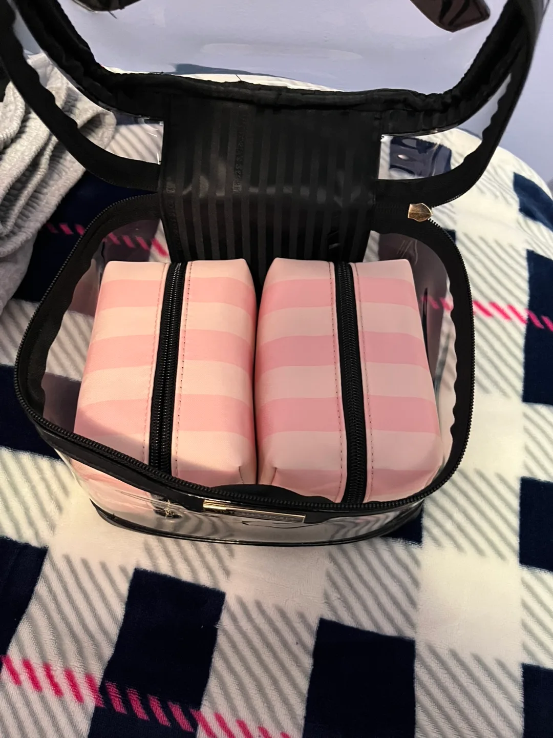 Victoria’s Secret travel bags image indicator(6)