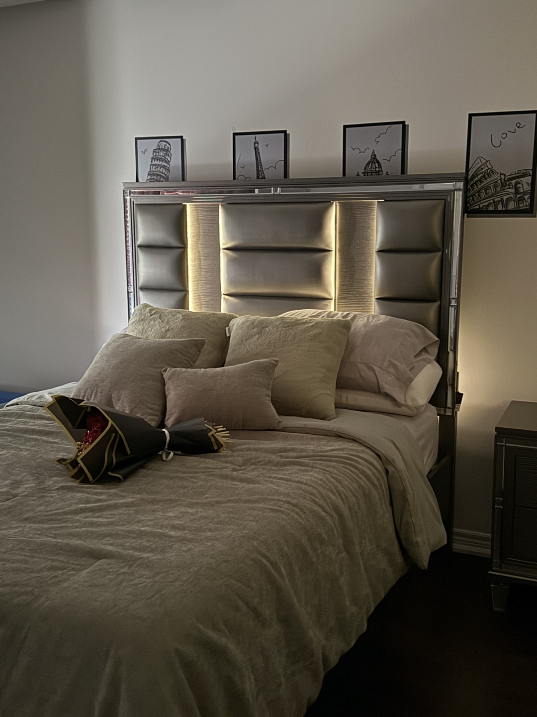Modern Bedroom Set - Dresser, Mirror, and Headboard 💚