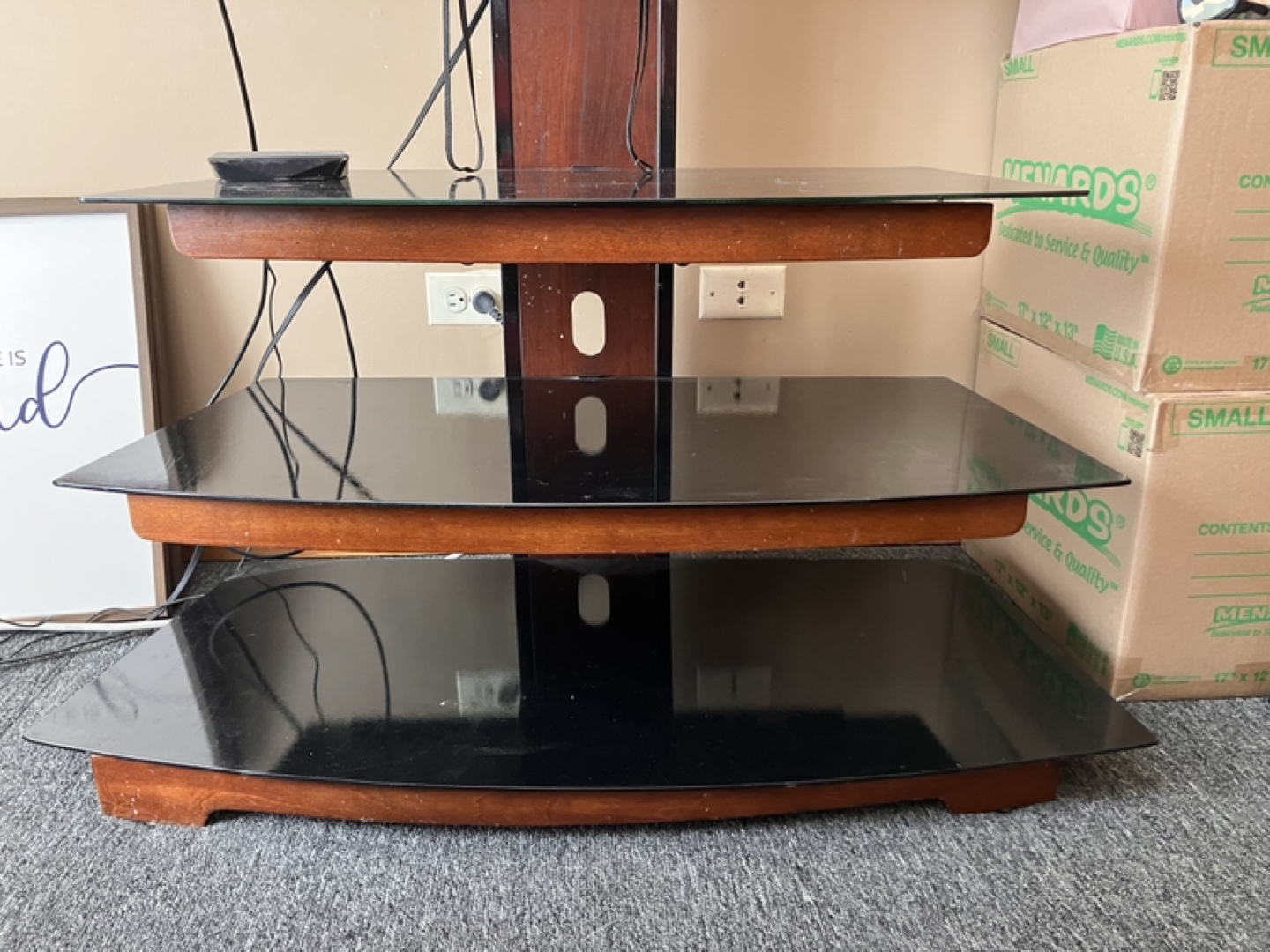Magnavox 32" TV with Stand - photo 2