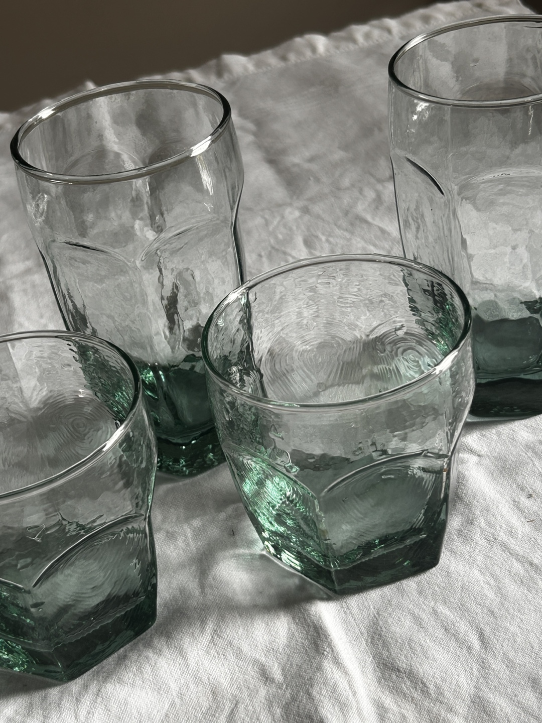 Set of Four Green Hammered Glass Tumblers - photo 4