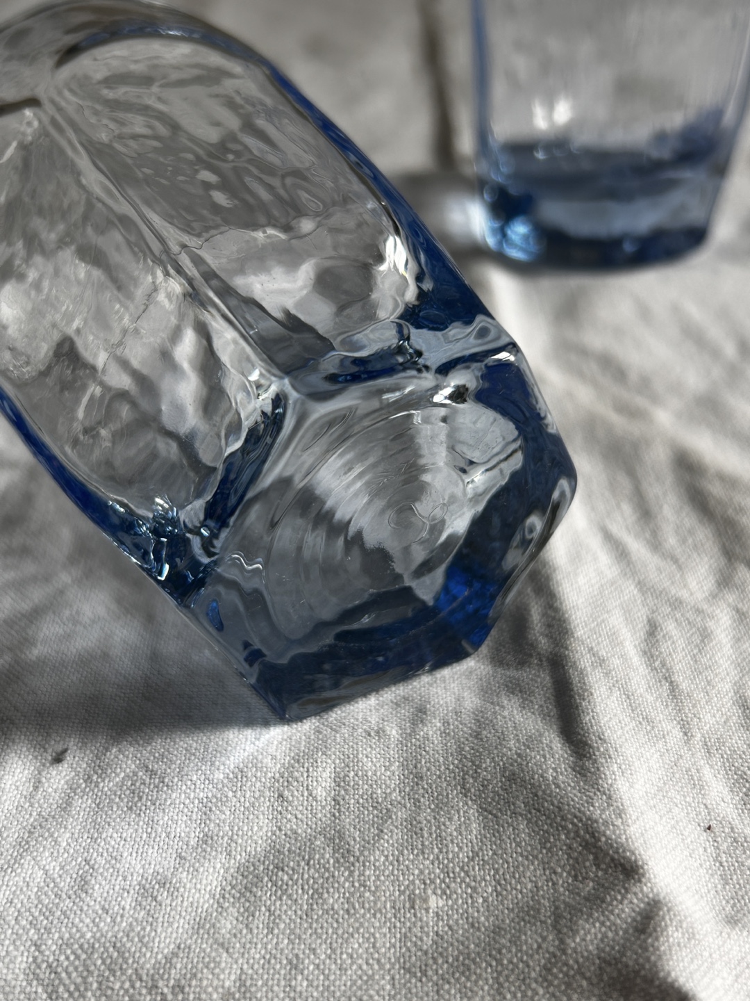 Pair of Vintage Blue Tumblers - photo 4