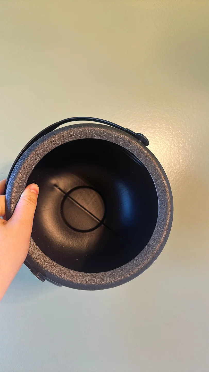 Halloween Black Cauldron Prop with a Handle #freecycle image indicator(2)