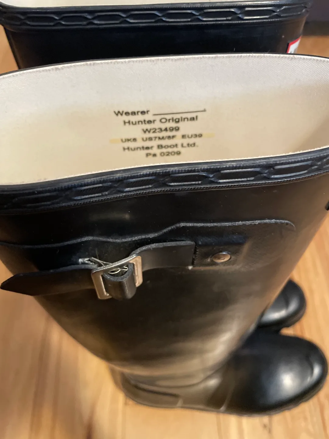 Hunter boots -new image indicator(3)