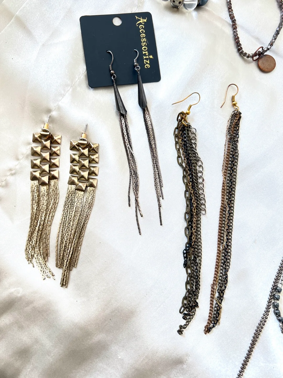 Big Jewellery Lot! Necklaces, Bracelets, Rings, Earrings, More! image indicator(6)