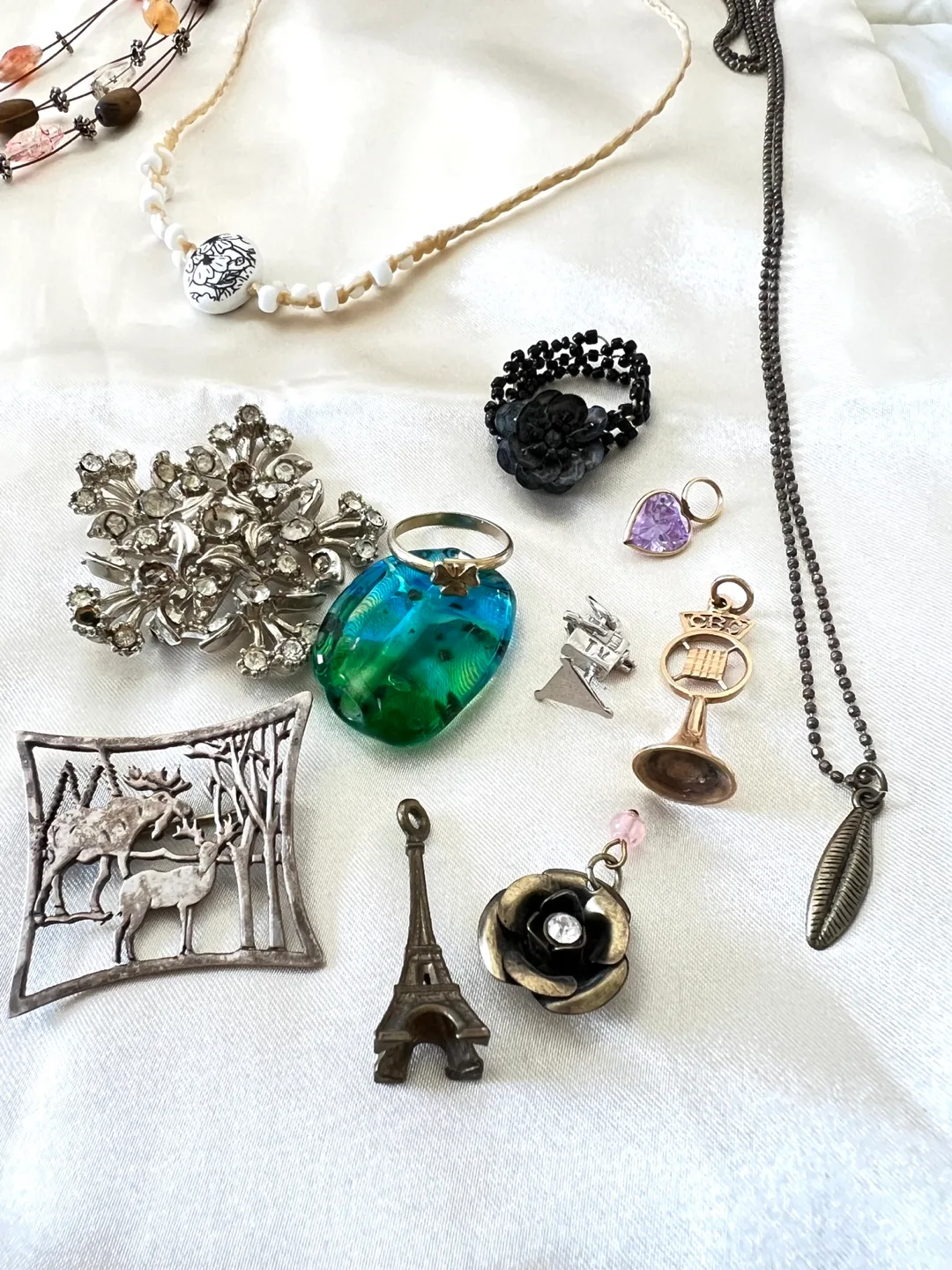 Big Jewellery Lot! Necklaces, Bracelets, Rings, Earrings, More! image indicator(8)