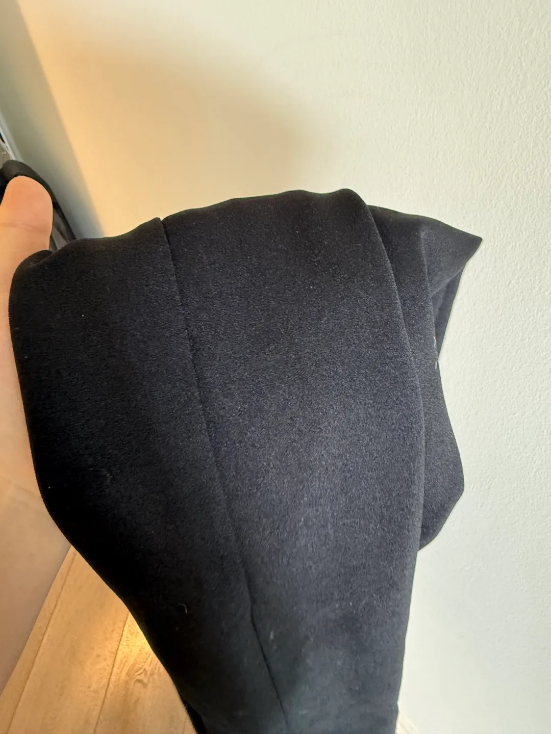 Black side-split pants image indicator(3)