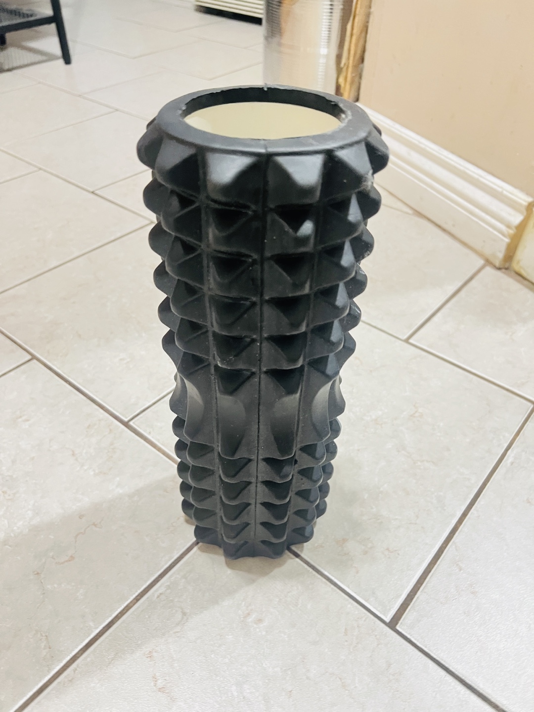 Black Foam Roller for Muscle Recovery