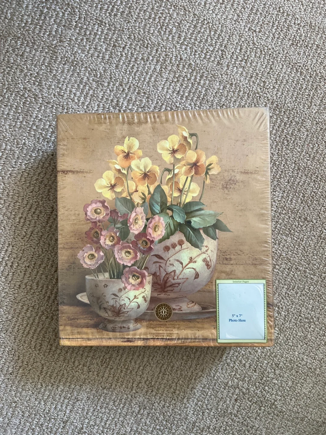 New Sealed Photo Album - Holds 200 5x7 photos image indicator(3)