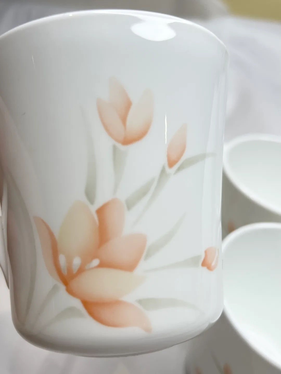 Set of Four vintage Corningware Mugs with Floral Design image indicator(3)