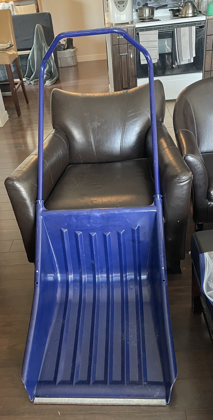 Yardworks snow shovel
