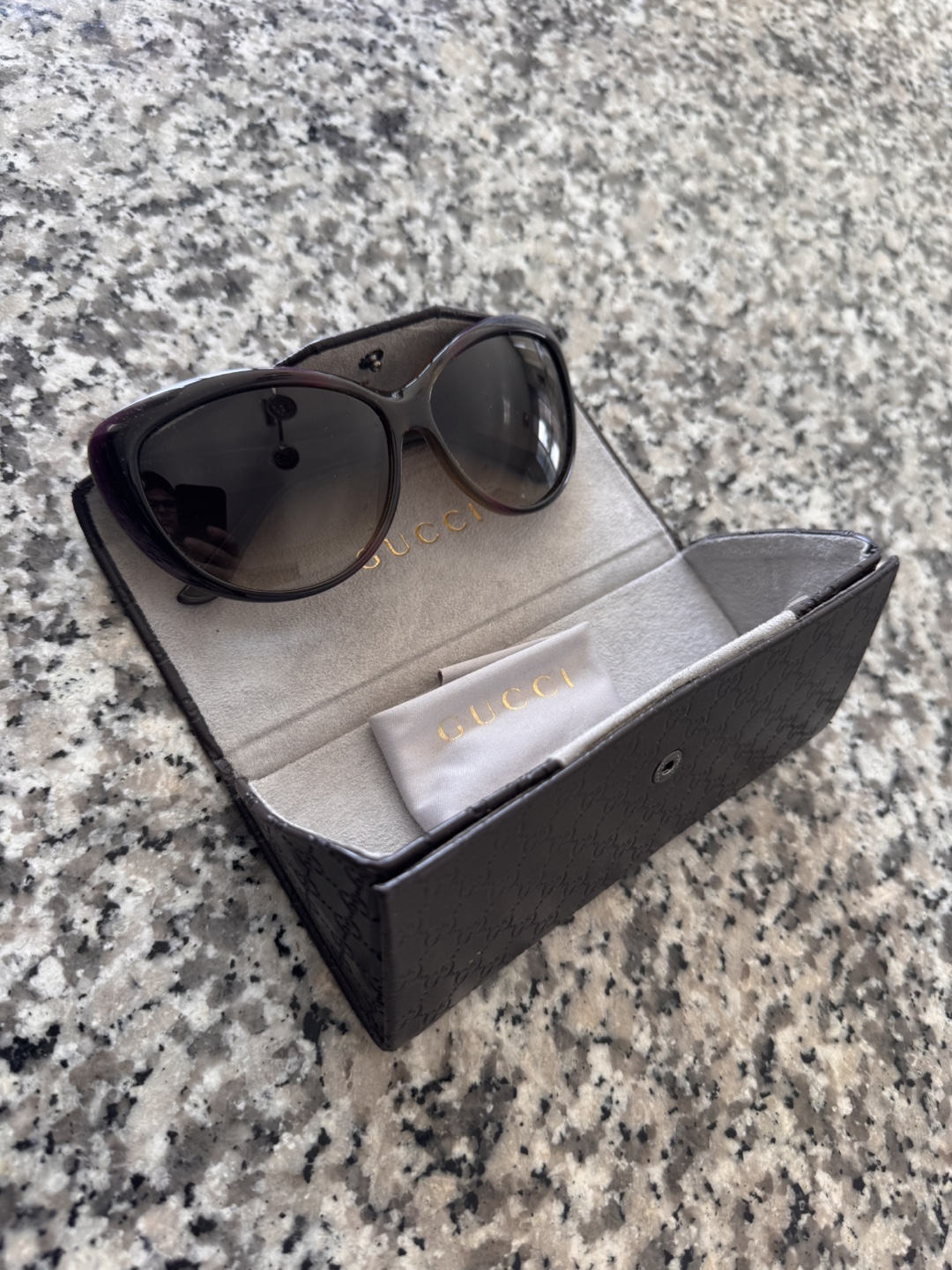 Women’s Gucci Sunglasses - photo 3