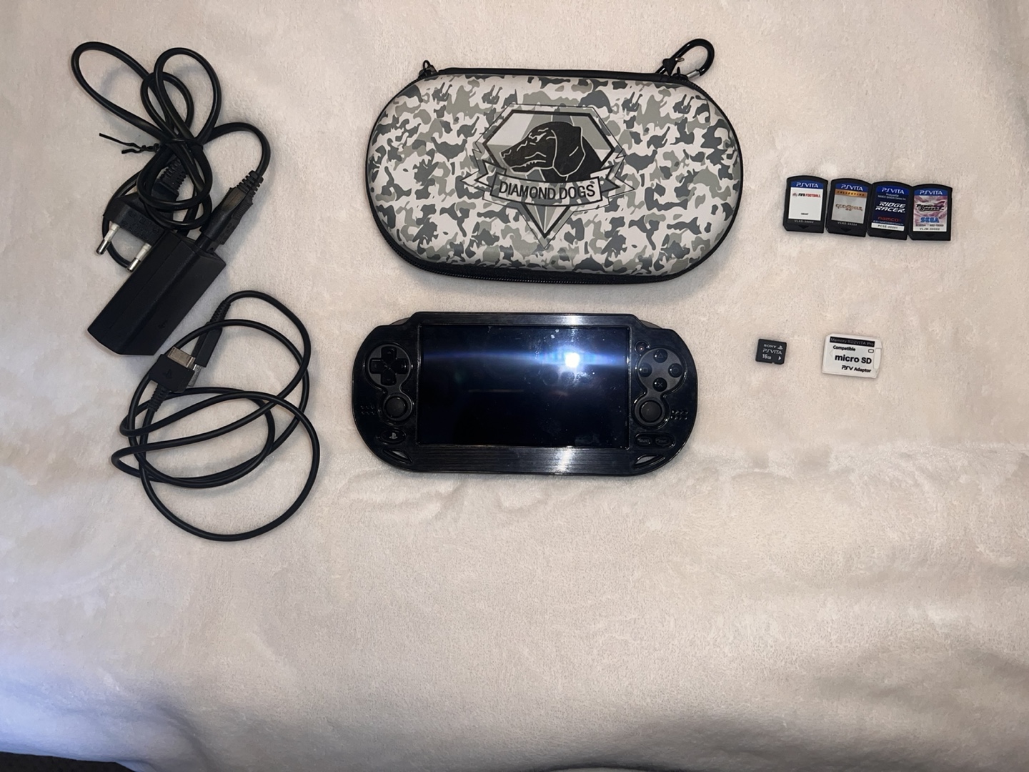 Psvita with 4 games