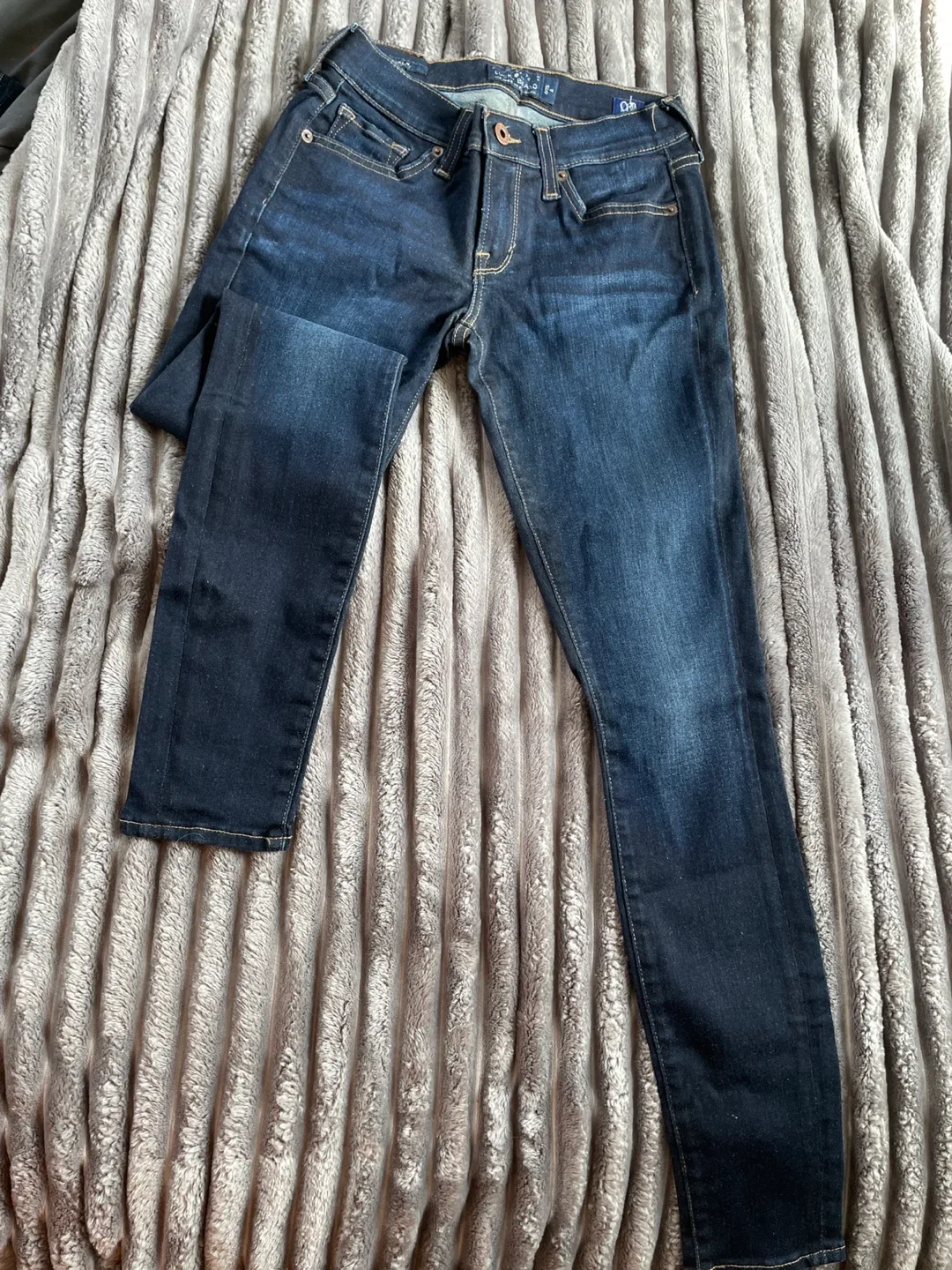 Lucky Brand Dark Wash Skinny Jeans - Size 26 thumbnail