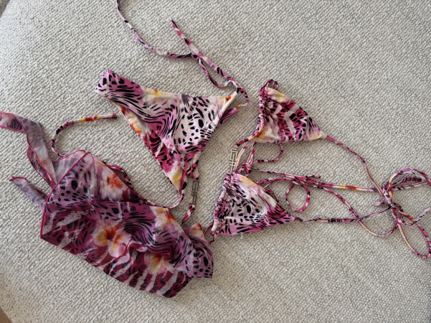 IAMGIA Hibiscus Bikini set and Syrong