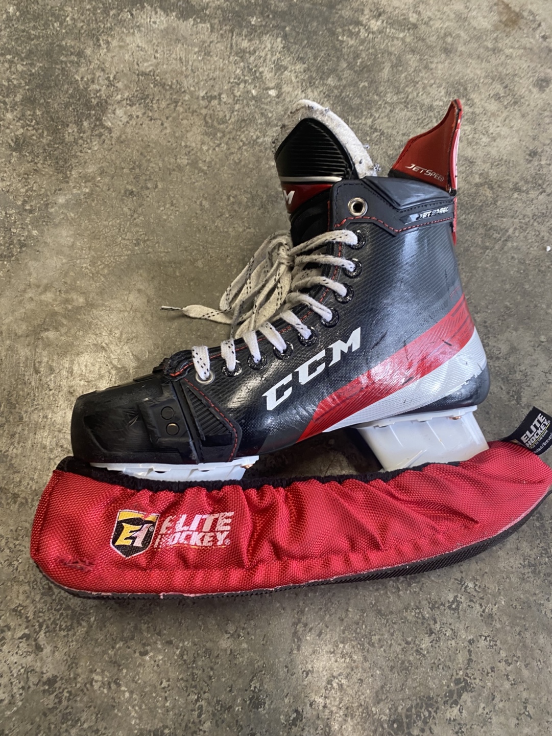 CCM Jetspeed Hockey Skates with Elite Hockey Skate Guards - photo 2