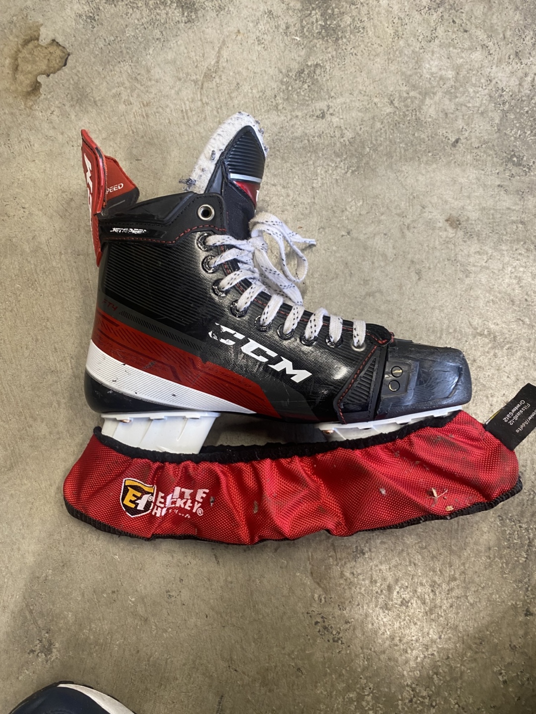 CCM Jetspeed Hockey Skates with Elite Hockey Skate Guards - photo 3