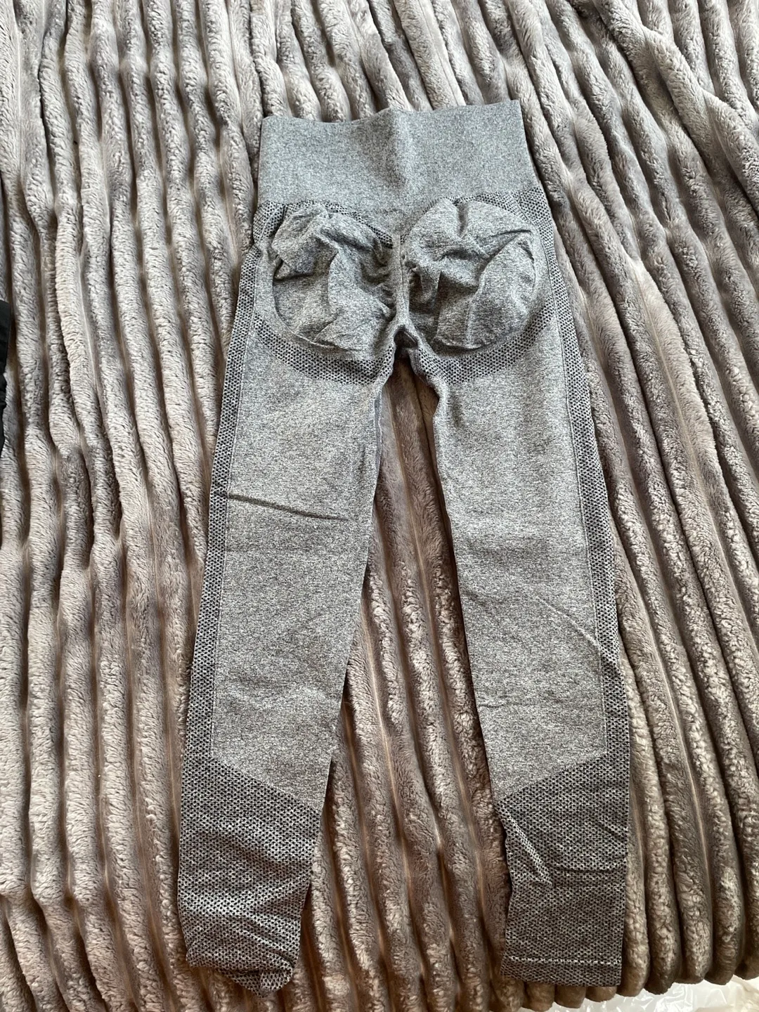 Bundle of Yoga tummy control butt lifting leggings size small image indicator(2)