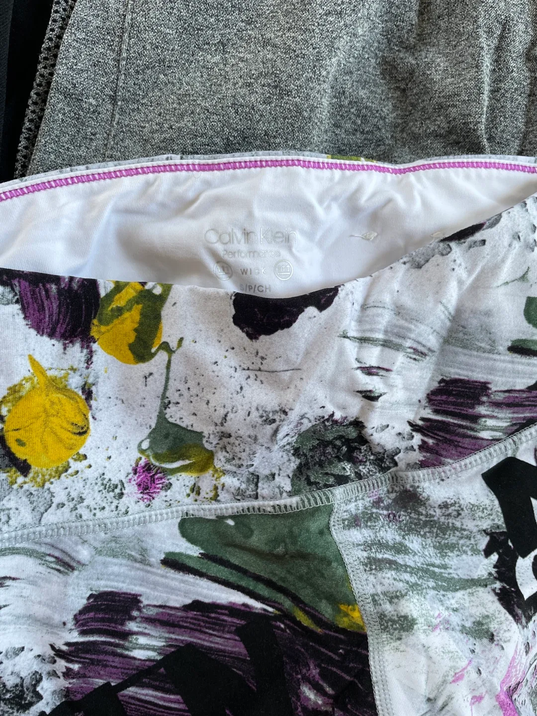 Bundle of Yoga tummy control butt lifting leggings size small image indicator(7)