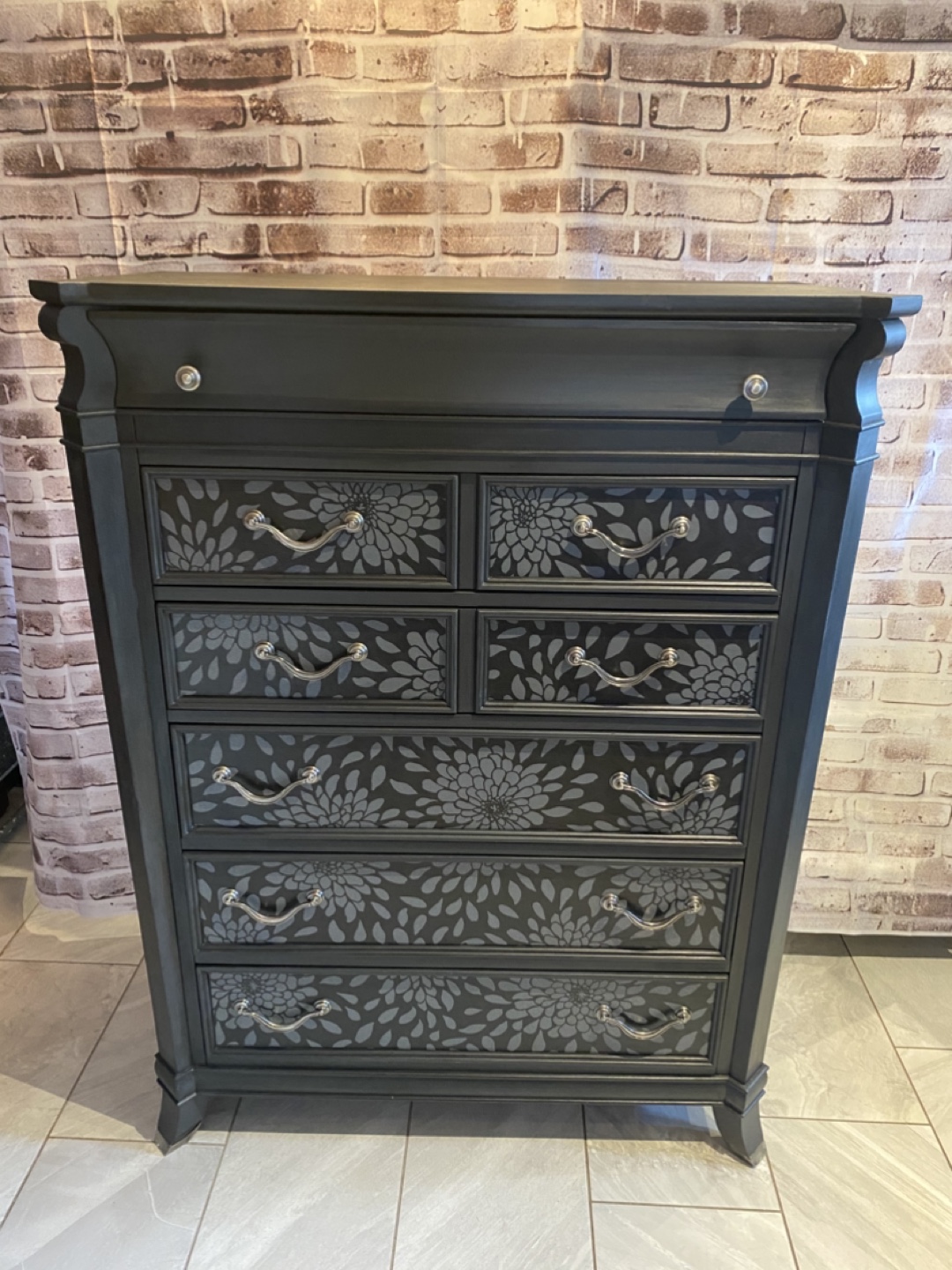 Dresser - photo 2