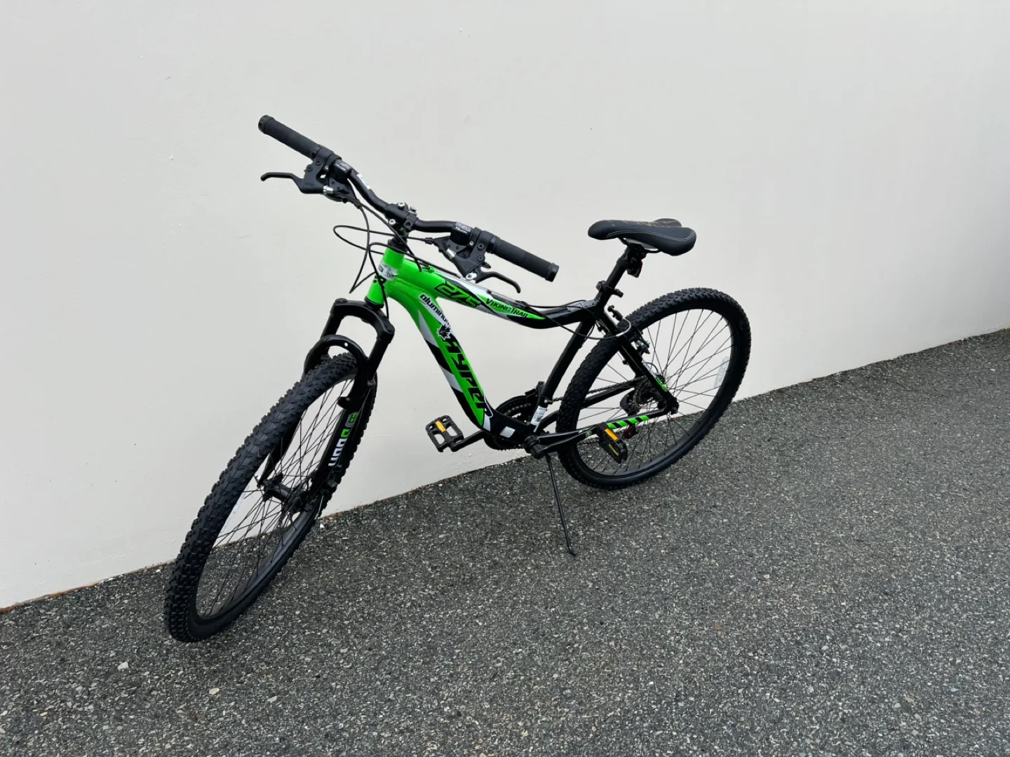 New / Old stock Cyclone 26" Mountain Bike image indicator(2)