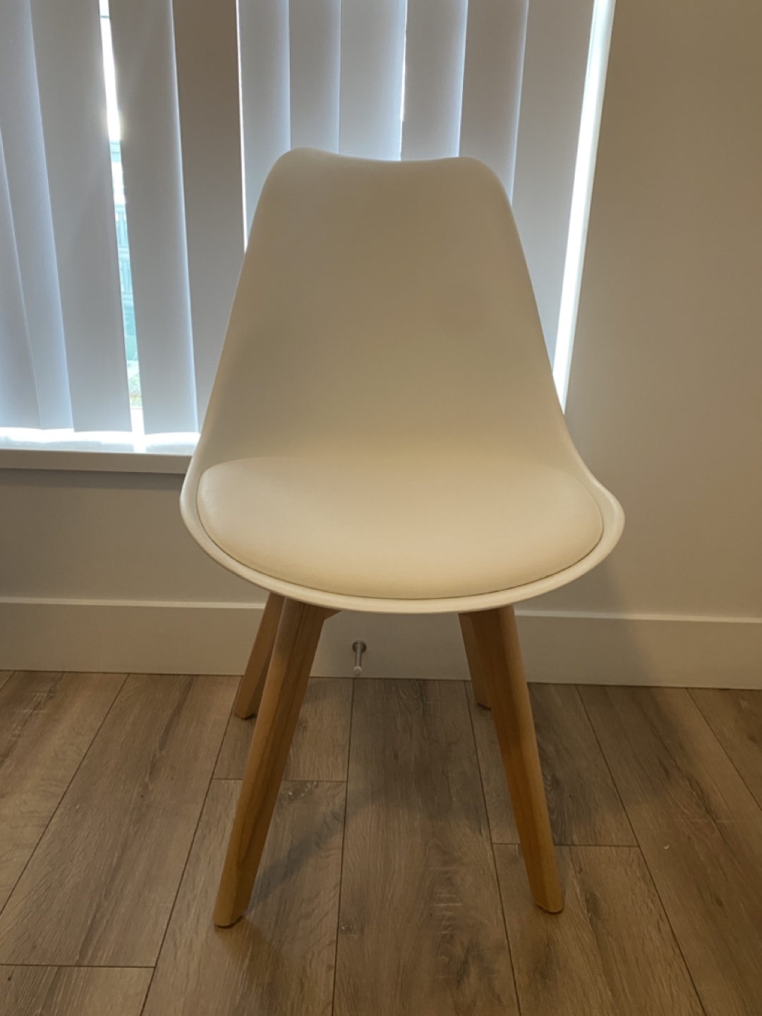 White Plastic Dining Chair with Wooden Legs