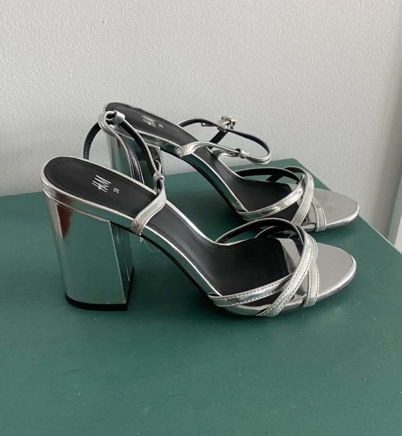 Silver H&M metallic silver Block Heel Sandals - Size 38 image indicator(2)