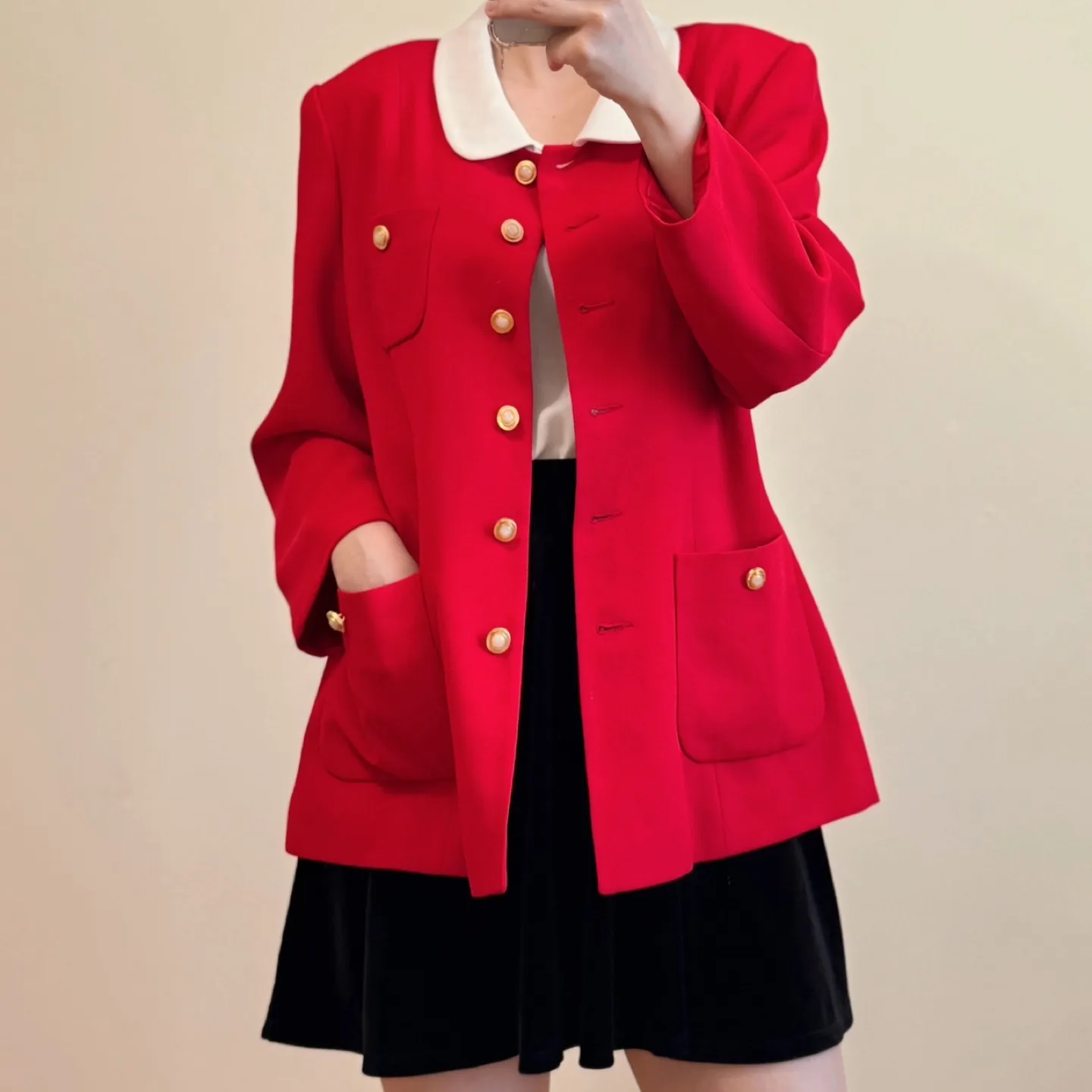 Vintage Red Pearl Button Blazer with White Collar image indicator(8)