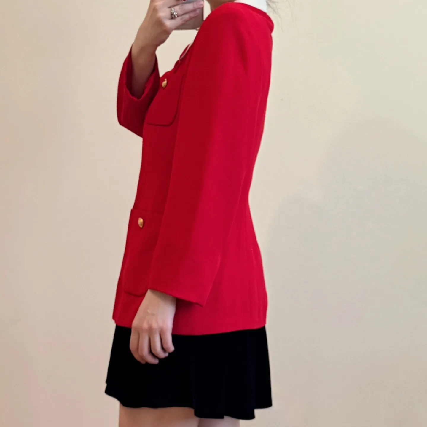 Vintage Red Pearl Button Blazer with White Collar image indicator(9)