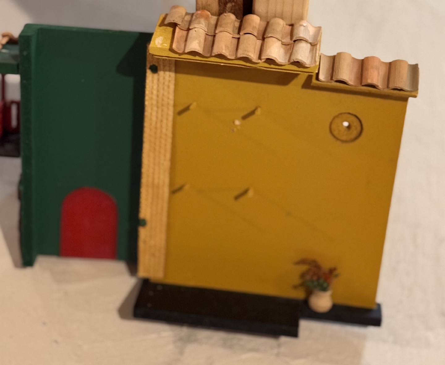Vintage Wooden House Model - Key holder - photo 2
