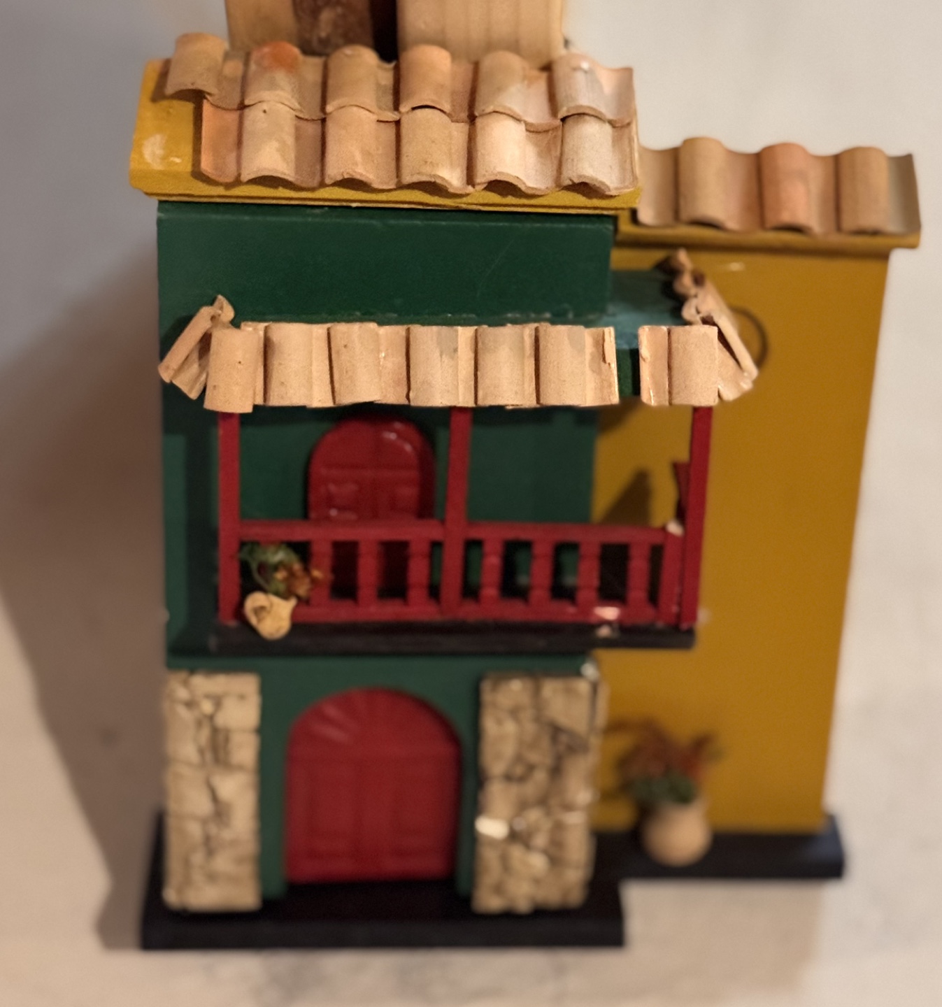 Vintage Wooden House Model - Key holder