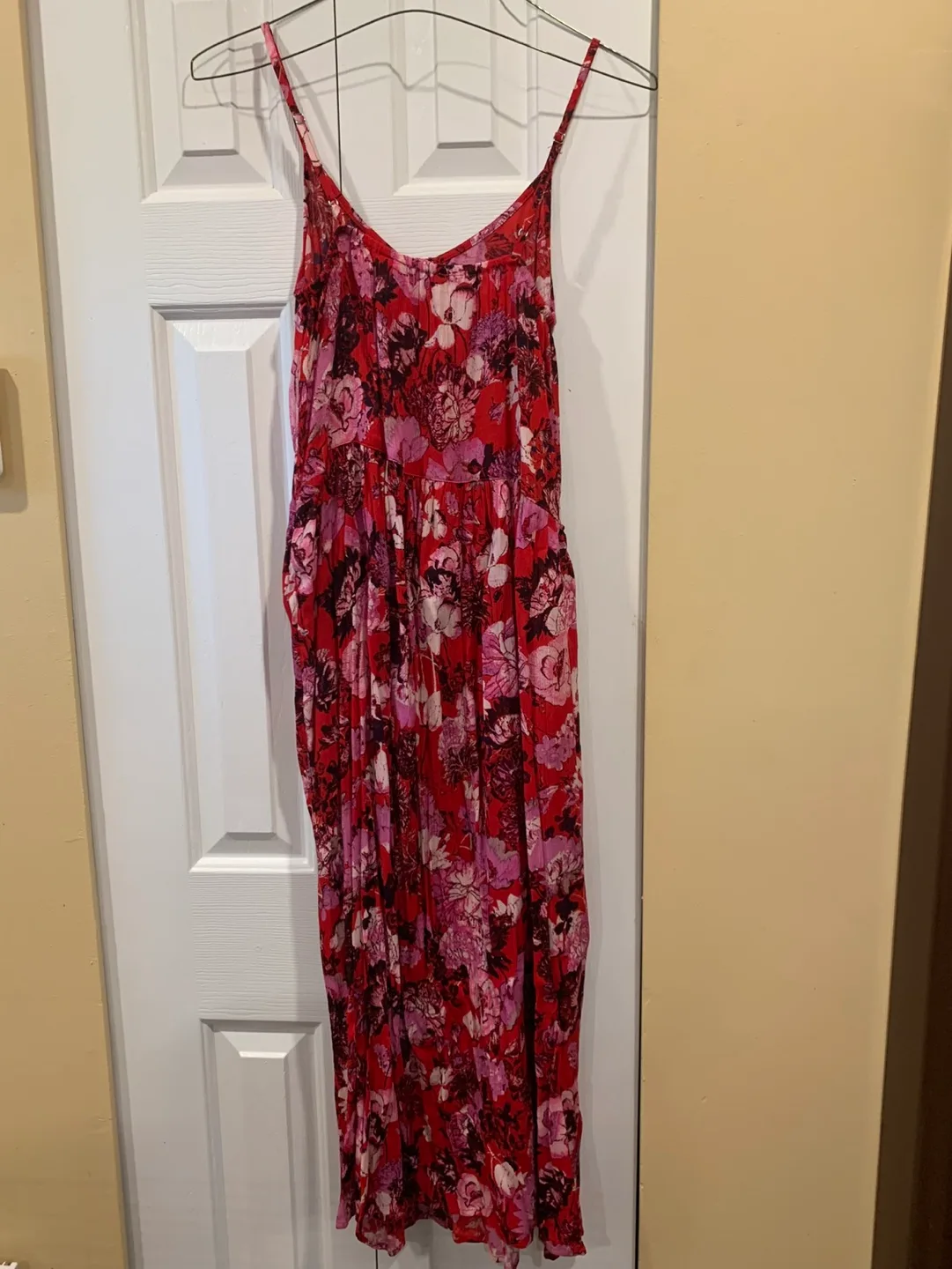 Gorgeous Red Floral Maxi Summer Dress (NEVER WORN) image indicator(4)