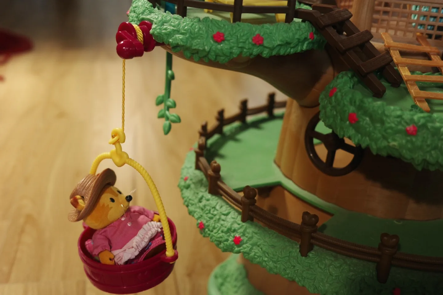 Calico Critters Treetop House Playset with Figures image indicator(4)